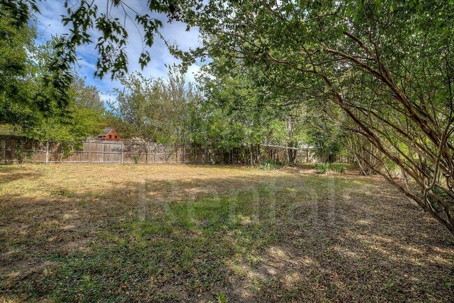 Building Photo - 6426 Chapman Dr