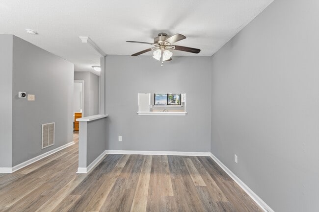 Building Photo - 4249 Lake Ridge Dr