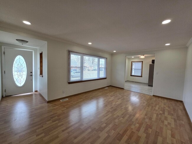 Building Photo - 7230 Beech Ave