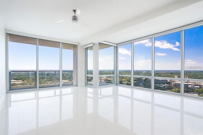 Building Photo - 150 E Robinson St