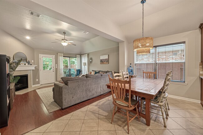 Building Photo - 11518 Columbia Pines Ln