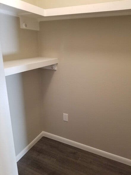 Walk-in closet #2 - 7417 Caddo Rd