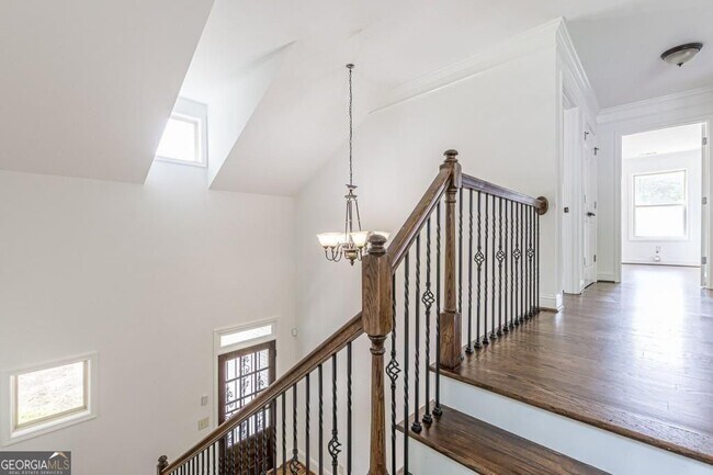 Building Photo - 1410 Eastland Rd SE