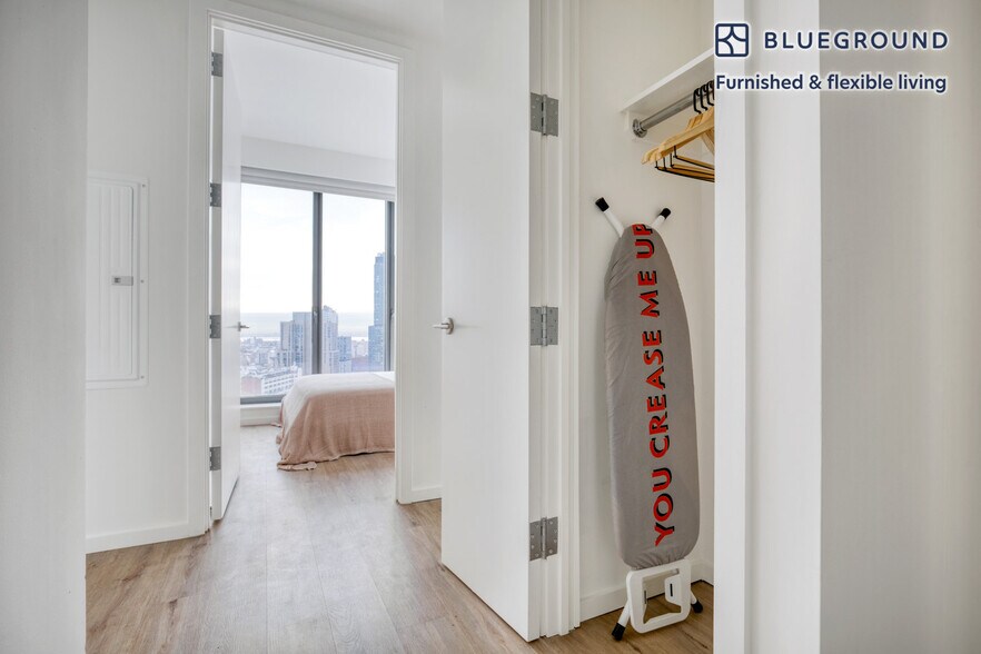 Building Photo - 545 Vanderbilt Ave