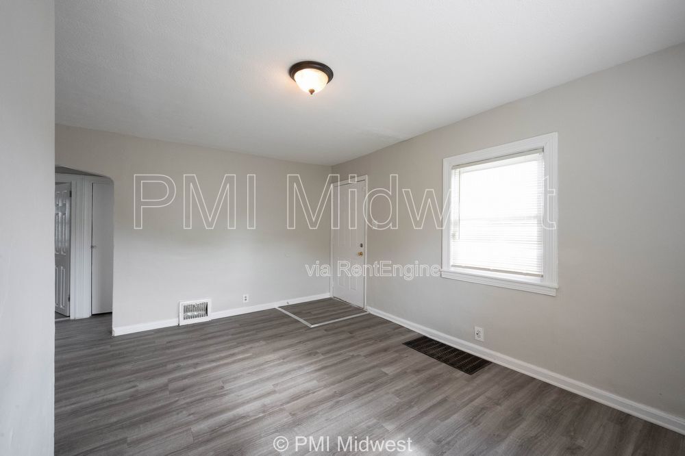 Building Photo - 1415 W Pruitt St