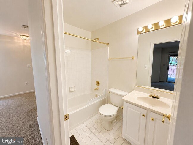 Building Photo - 8646 Royal Worcester Ln