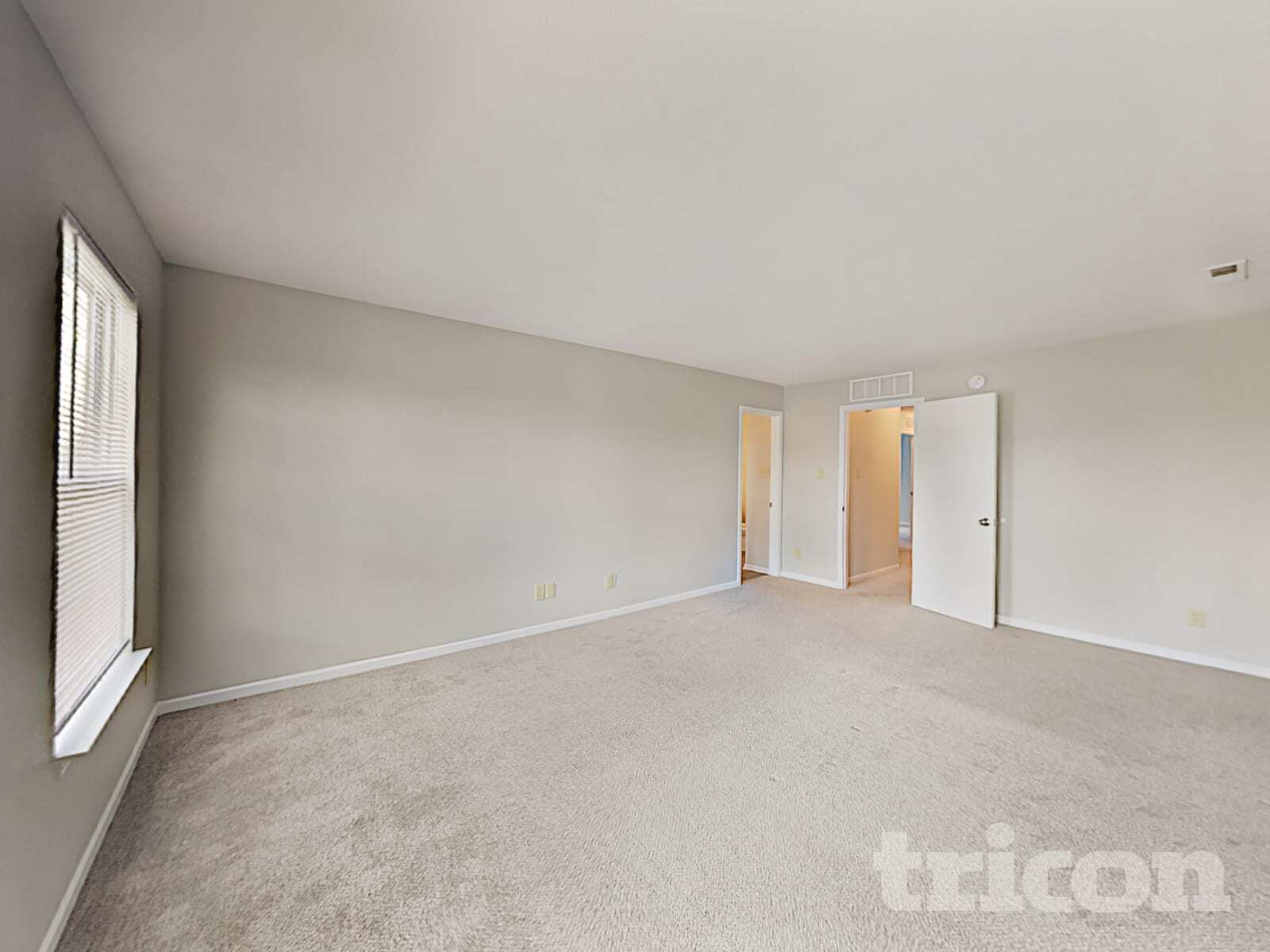 Building Photo - 10152 Golden Dr