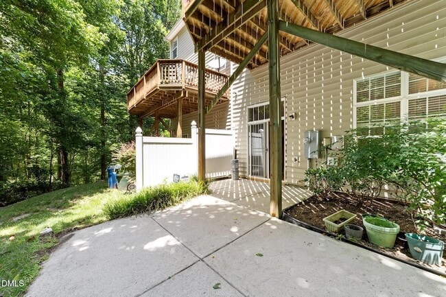 Building Photo - 6809 Middleboro Dr