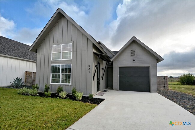 Primary Photo - 421 Constance Dr