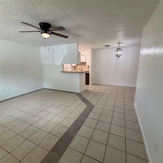 Building Photo - 1301 Greenlawn Pkwy