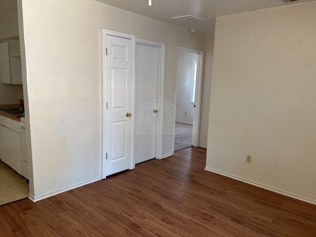 Building Photo - 1404 Bundrant Dr
