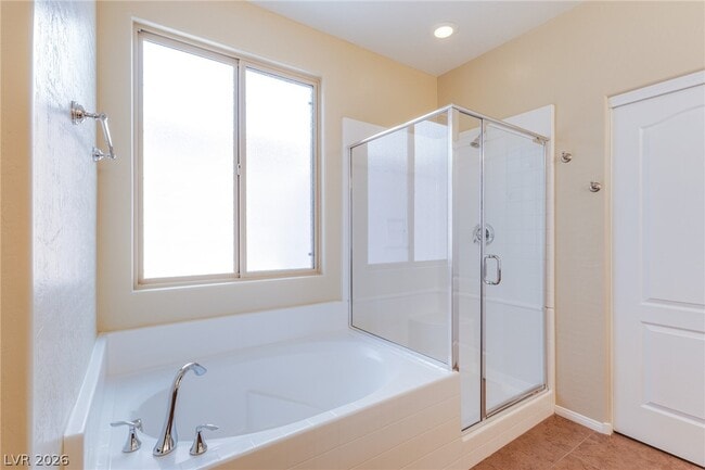 Building Photo - 10119 Amana Oaks Ave