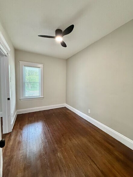 Building Photo - 5822 Lawn Ave