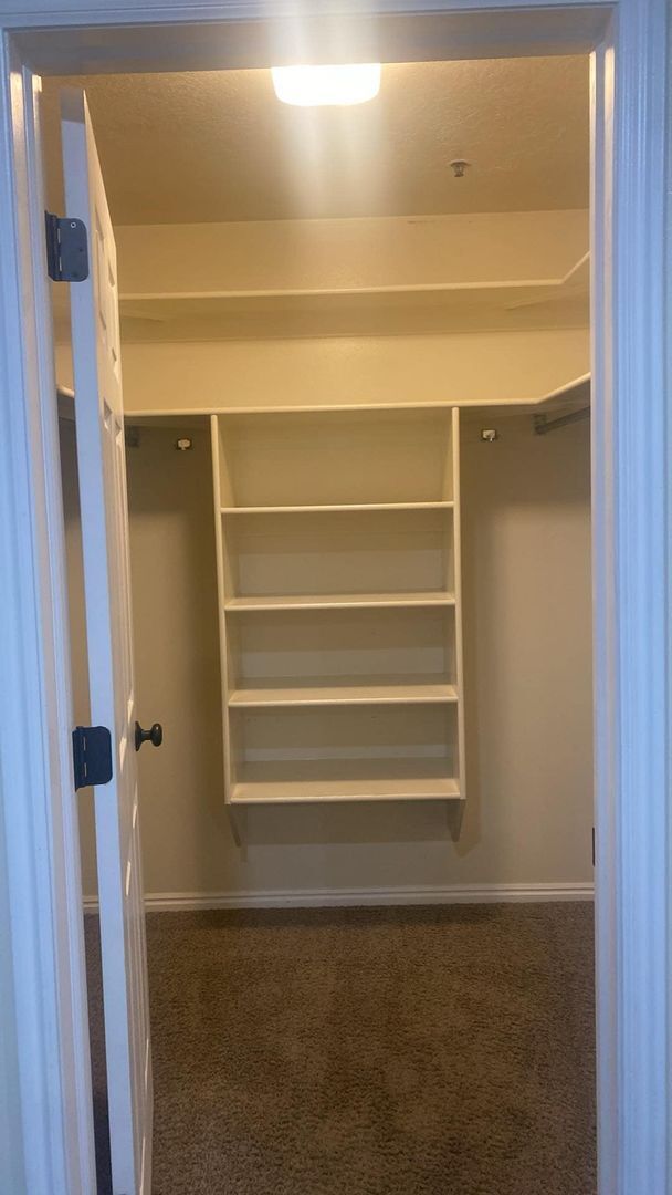 Building Photo - IN UNIT LUANDRY. One Bedroom near Utah Valley Hospital, Provo Recreation Center, and BYU!