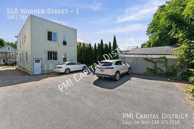 Building Photo - 548 Warren St