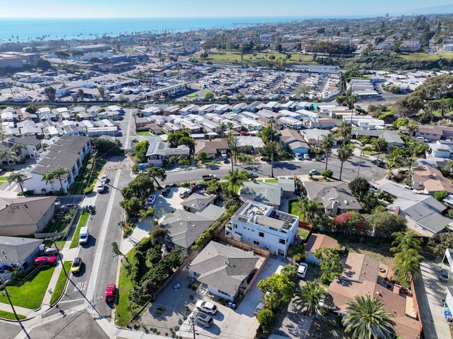 Building Photo - 810 California St