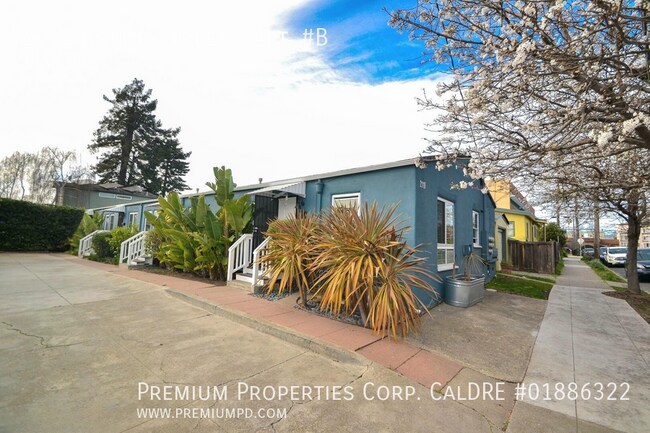 Building Photo - 2112 Bonar St