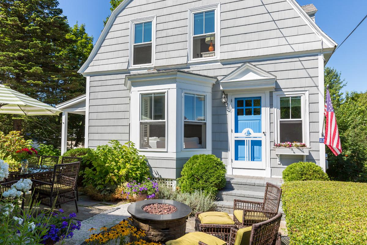 OCEAN VIEWS! Delightful 3 BR, 1.5+ home in Willard Beach! - 23 Graffam Rd