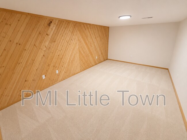 Building Photo - 7482 W Roxbury Pl