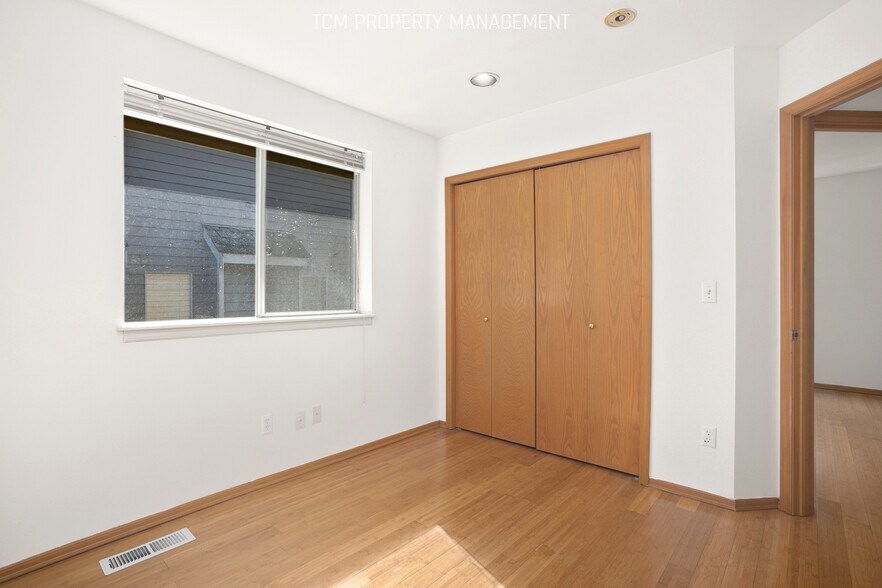 Building Photo - 10103 SE 225th Pl