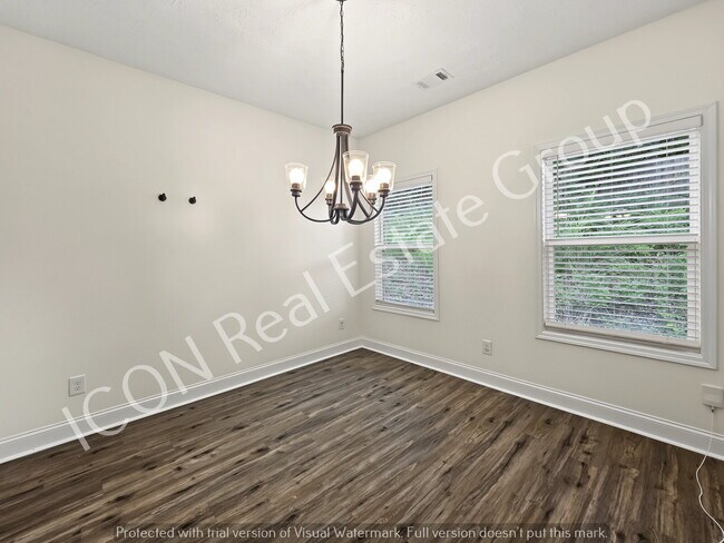 Building Photo - 3/2 Ranch home on large lot!