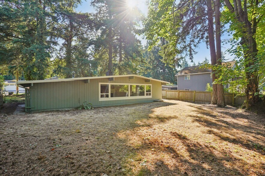 Building Photo - 9015 171st Ave NE