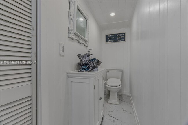 Building Photo - 16 North Dr