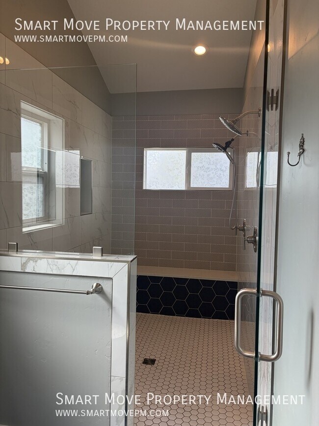 Building Photo - 2311 S Gekeler Ln