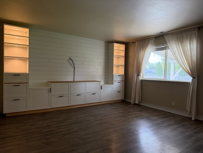 Building Photo - 8103 Waterfowl Ave