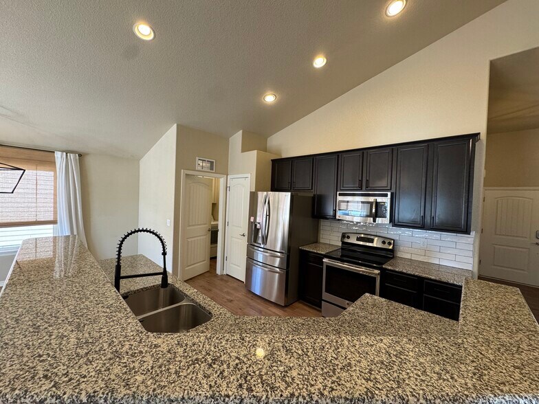 Building Photo - 977 Salmon Pond Way