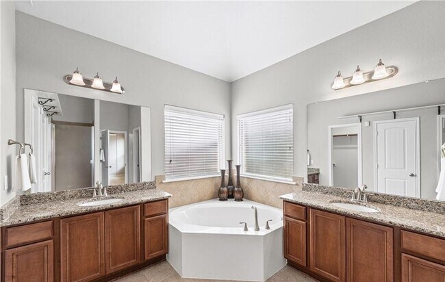 Building Photo - Beautiful 3 bedroom home located in Tuscany Meadows!