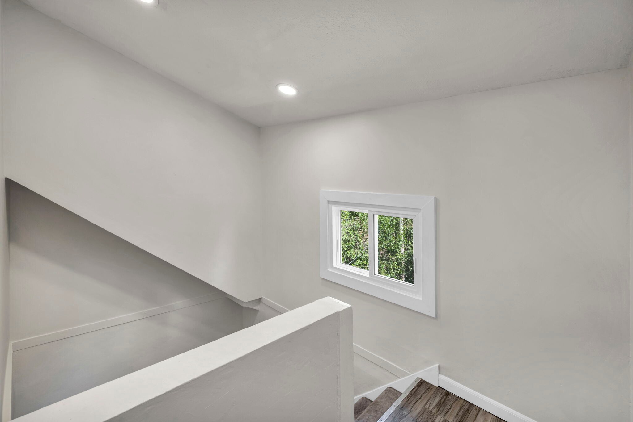 Building Photo - 1331 W 102nd St