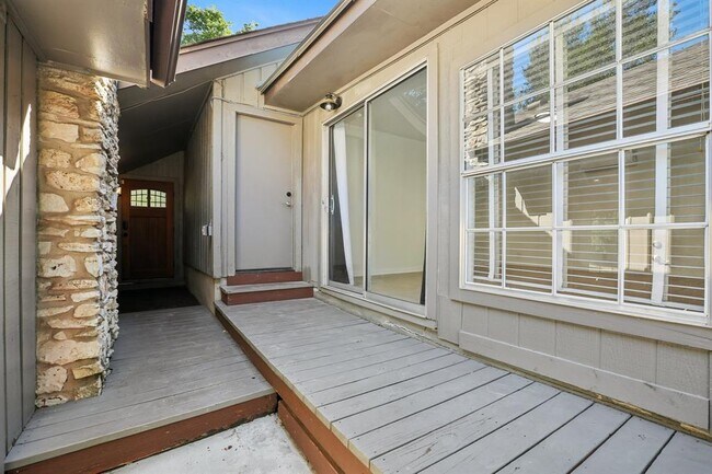 Building Photo - 10903 Mellow Ln