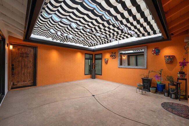 Building Photo - **724 E Cypress Ave Glendora** 4 bedroom 2 bath !!2 weeks free OAC!!