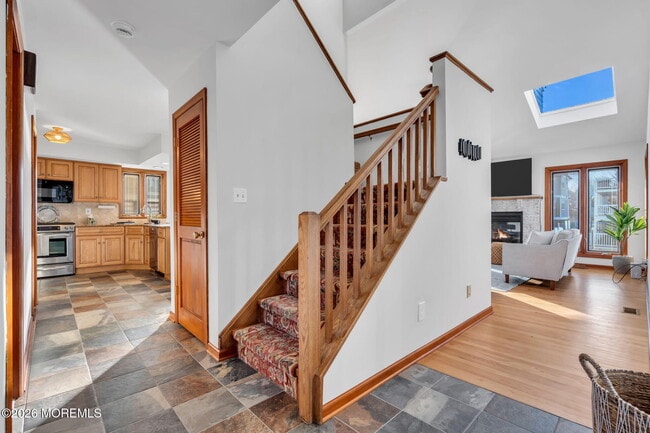 Building Photo - 475 Long Ave