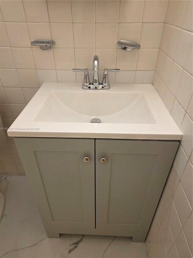 Building Photo - 2526 Taylor St