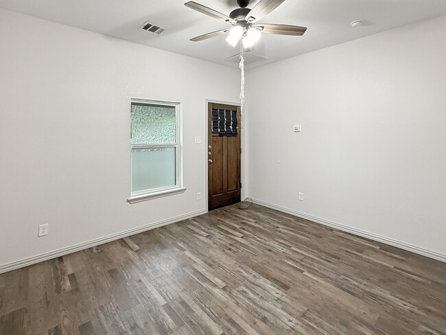 Building Photo - 2424 Mckinley Ave