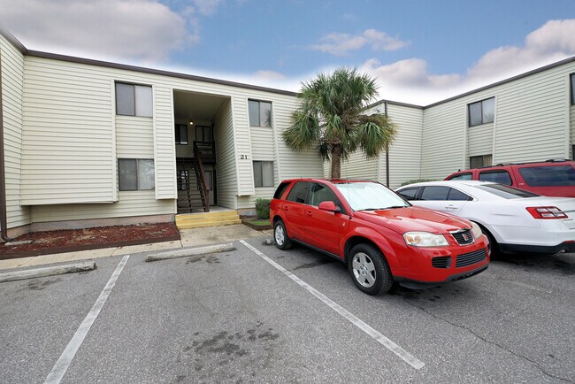 Building Photo - 308 Miracle Strip Pkwy SW