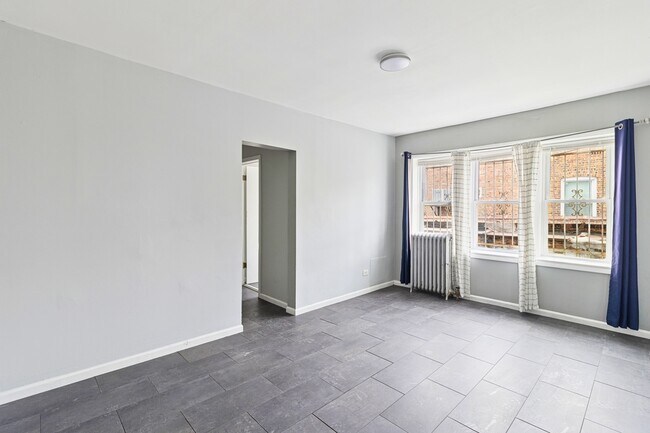 Building Photo - 6228 S Western Ave