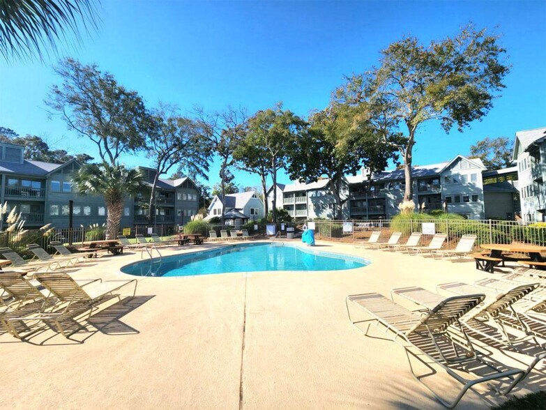 Building Photo - 983 Cayman Ct