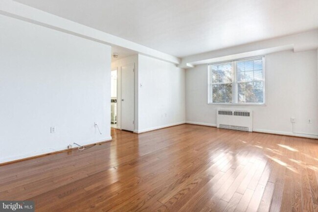 Building Photo - Spacious Tuscany/Canterbury 1bd/1ba Condo with W/D! Available 8/14