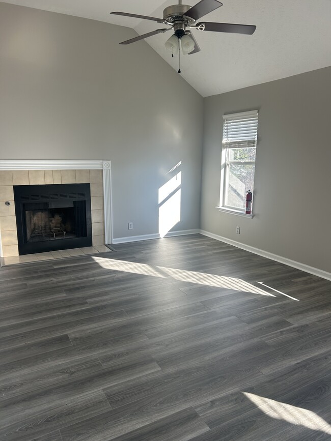 Building Photo - 533 Woodland Hills Dr