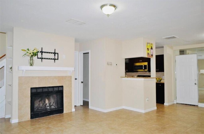 Building Photo - 2379 Briarwest Blvd
