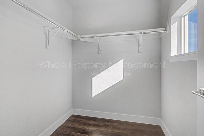 Building Photo - 5651 W 11th Pl