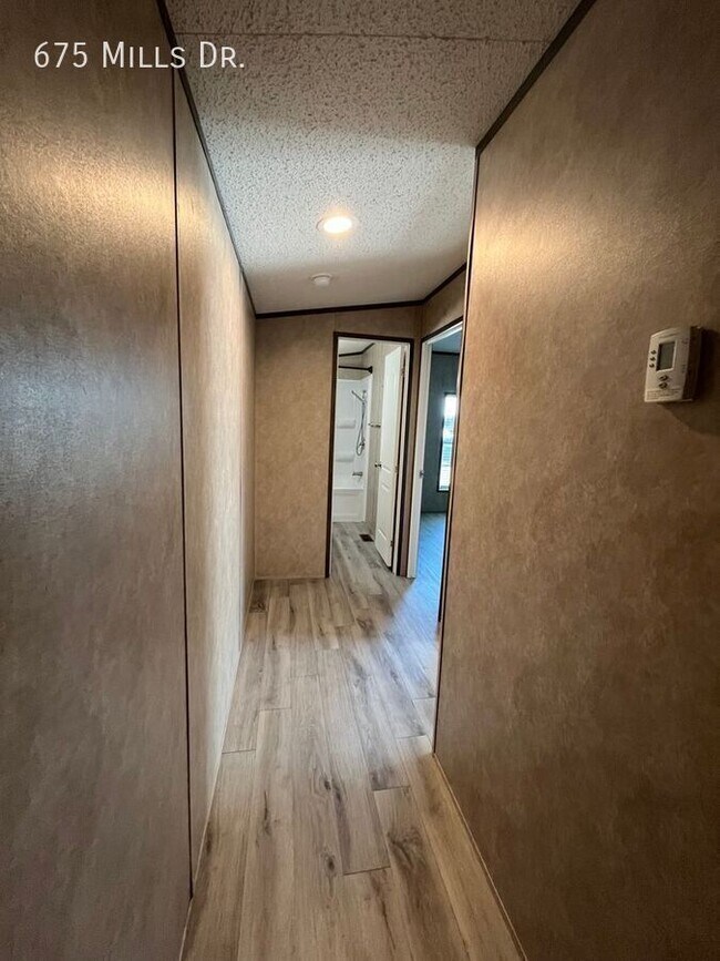 Building Photo - 675 E Mls Dr