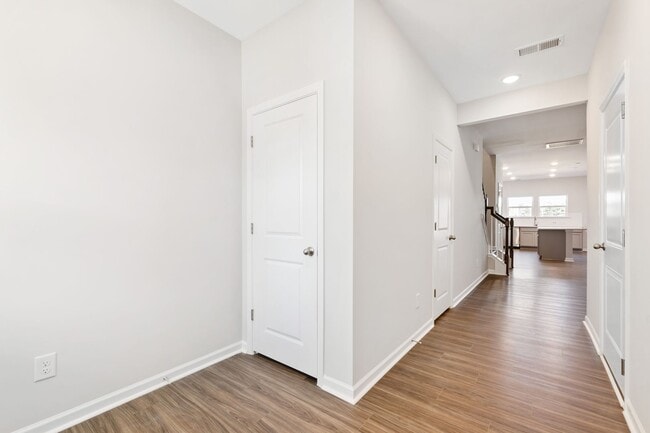 Building Photo - Luxurious 3-Bedroom Townhome Living in the...