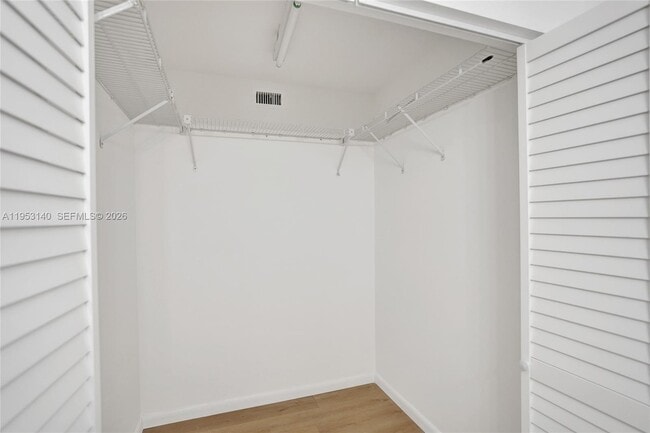 Building Photo - 6241 Pointe Regal Cir