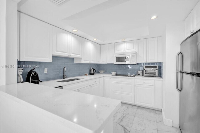 Building Photo - 2800 N Ocean Dr