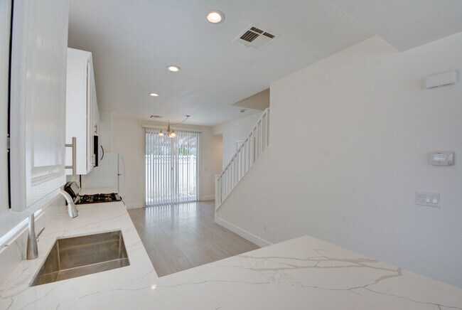 Building Photo - Bright 3-Bed Home in Gated Silverado Ranch Community – All Pets Welcome