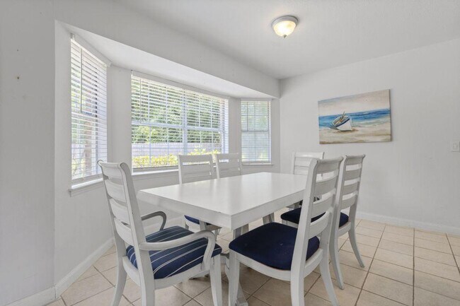 Building Photo - 406 Shorewood Cir